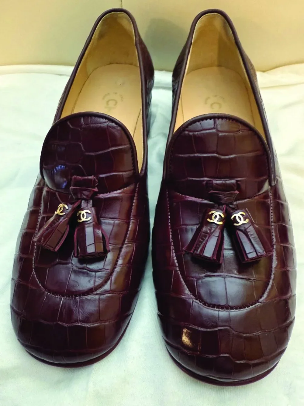 Chanel Alligator CC Mocassins Loafers Size 38 Burgundy